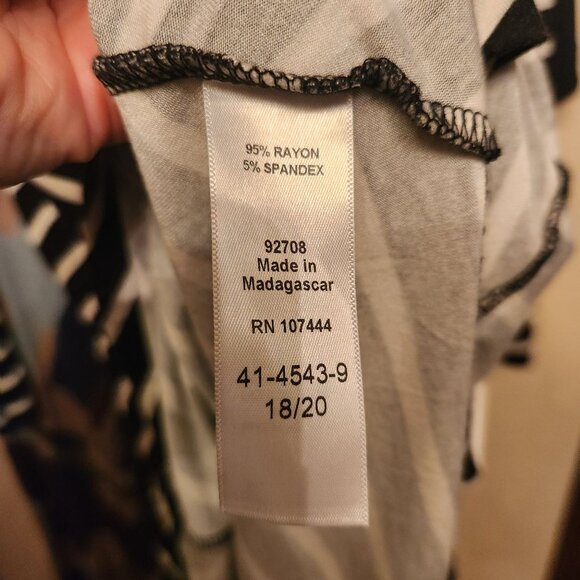 Black, White Stripe Pullover Tunic Blouse Size 18/20 - Picture 4 of 4